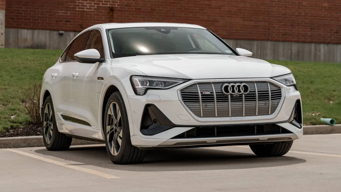 2022 Audi e-tron WA12AAGE7NB032477