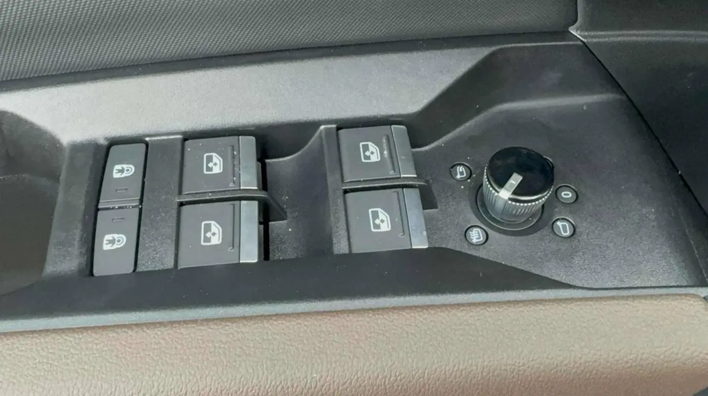 2025 Audi Q4 e-tron WA1KUBFZ4SP016463