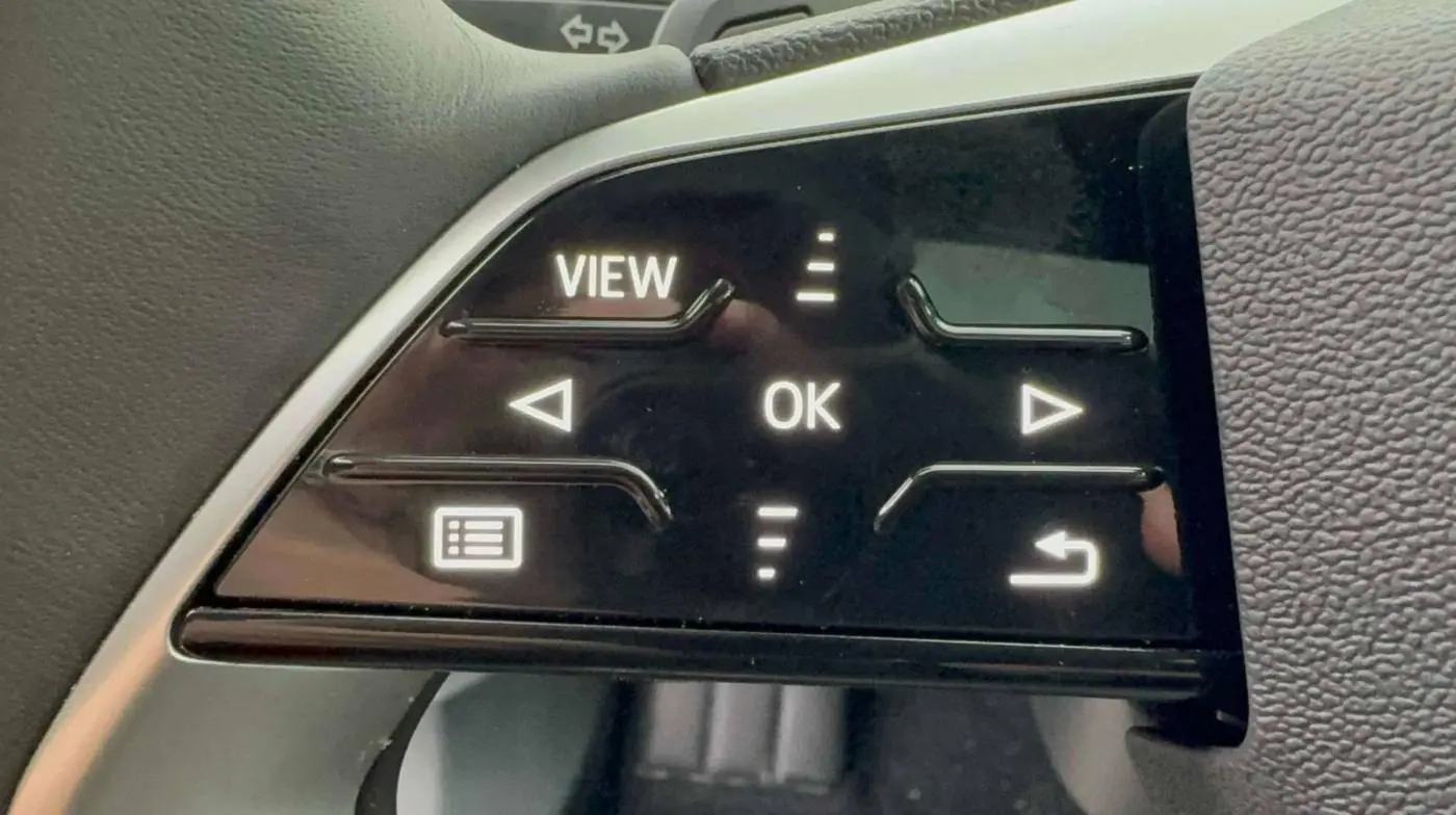 2025 Audi Q4 e-tron WA1KUBFZ4SP016463
