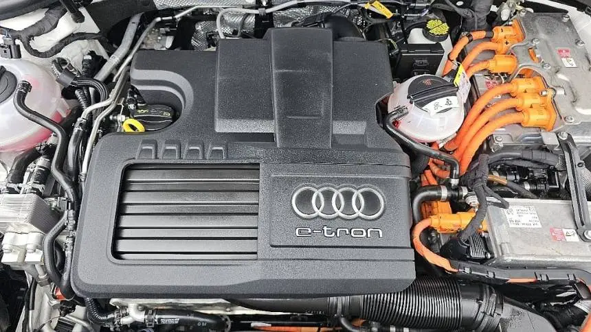 2017 Audi A3 Sportback e-tron WAUUPBFFXHA075795