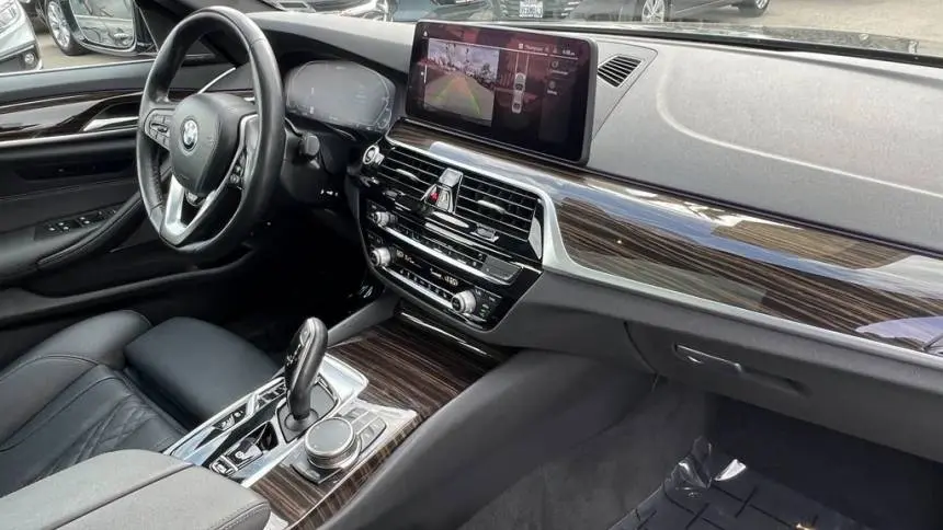 2023 BMW 5 Series WBA13AG02PCL75207