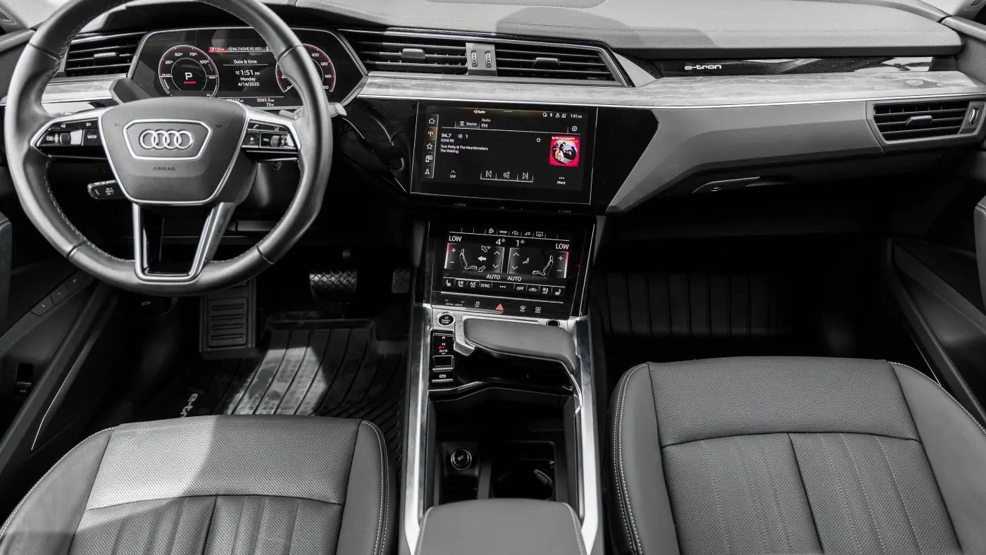 2022 Audi e-tron WA12AAGE7NB032477