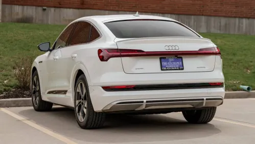 2022 Audi e-tron WA12AAGE7NB032477