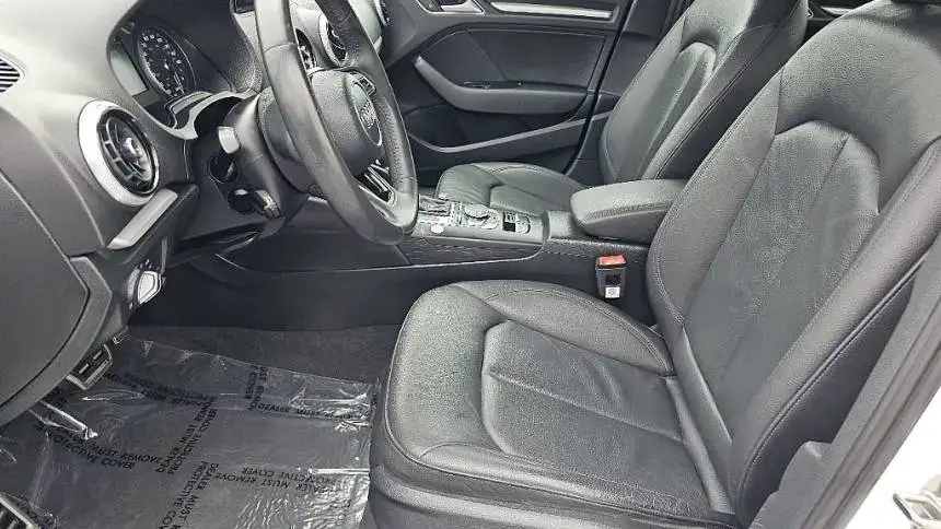 2017 Audi A3 Sportback e-tron - Images - 22