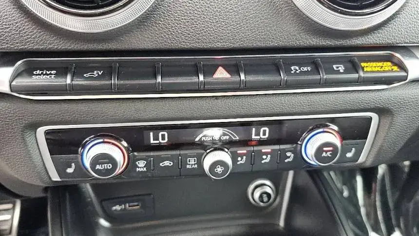 2017 Audi A3 Sportback e-tron - Images - 27