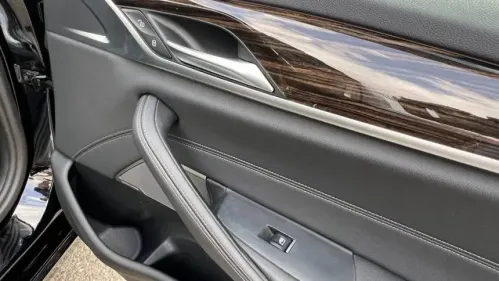 2023 BMW 5 Series WBA13AG02PCL75207