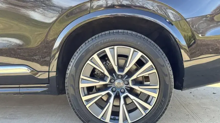 2022 Volvo XC90 - Images - 9