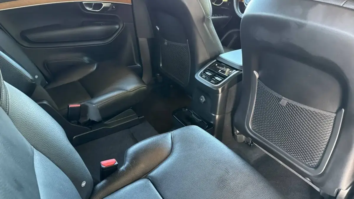 2022 Volvo XC90 - Images - 18
