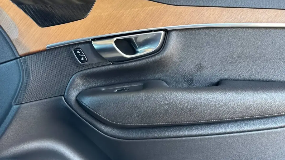 2022 Volvo XC90 - Images - 21