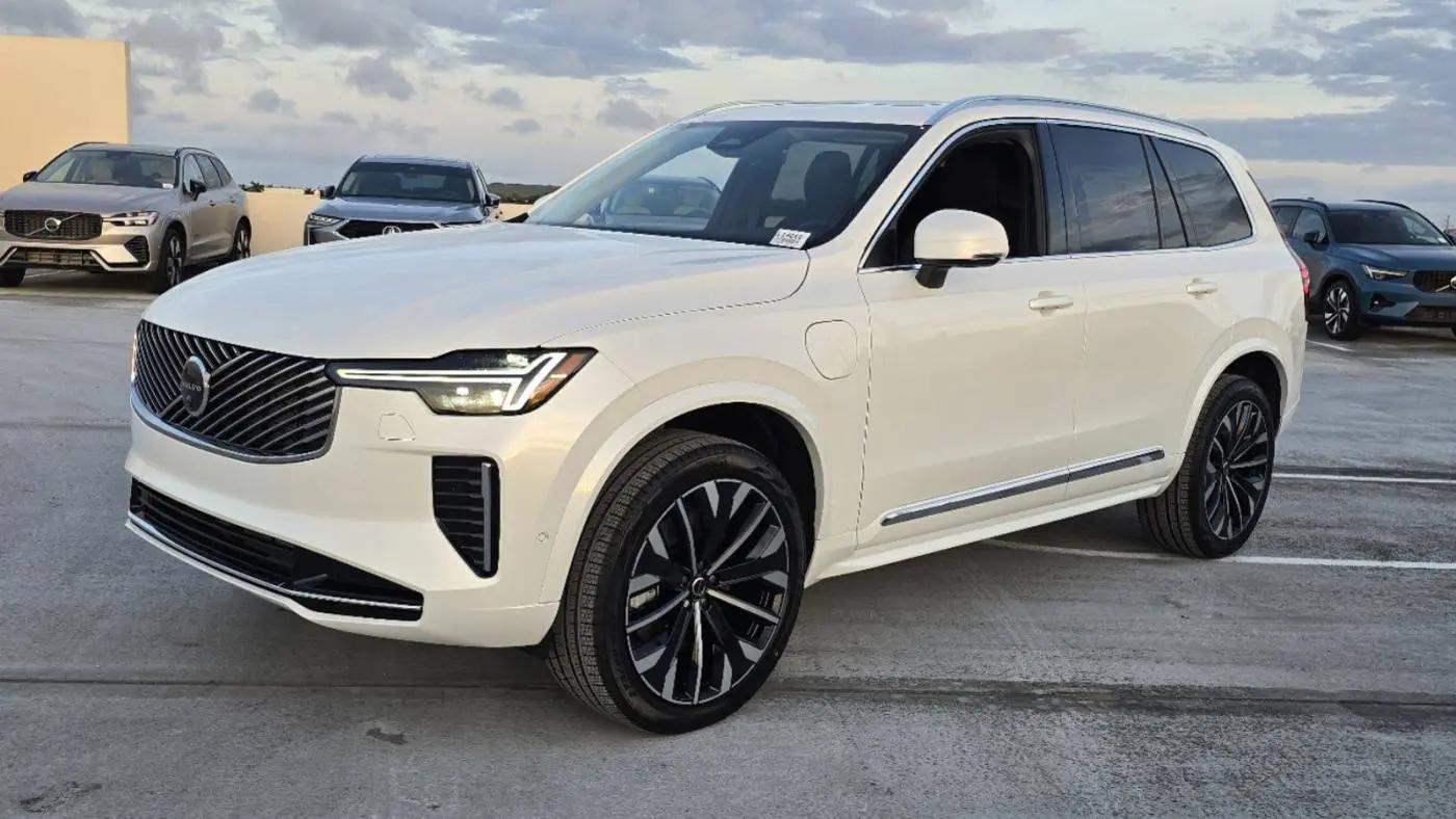 2025 Volvo XC90 YV4H60PB1S1380470