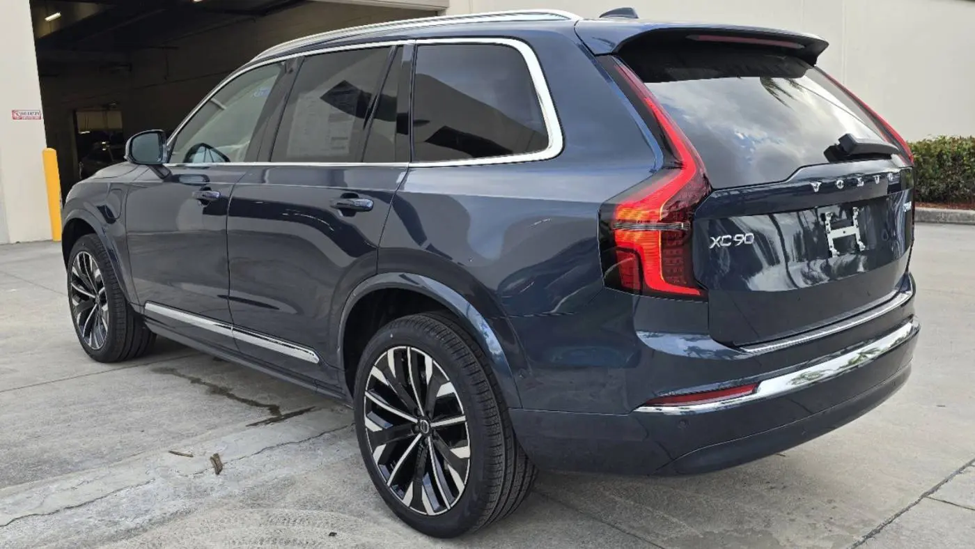 2025 Volvo XC90 YV4H60PB7S1371661