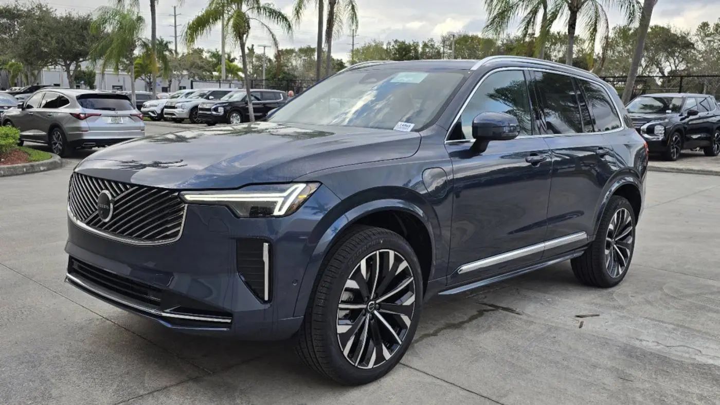 2025 Volvo XC90 YV4H60PB7S1378075