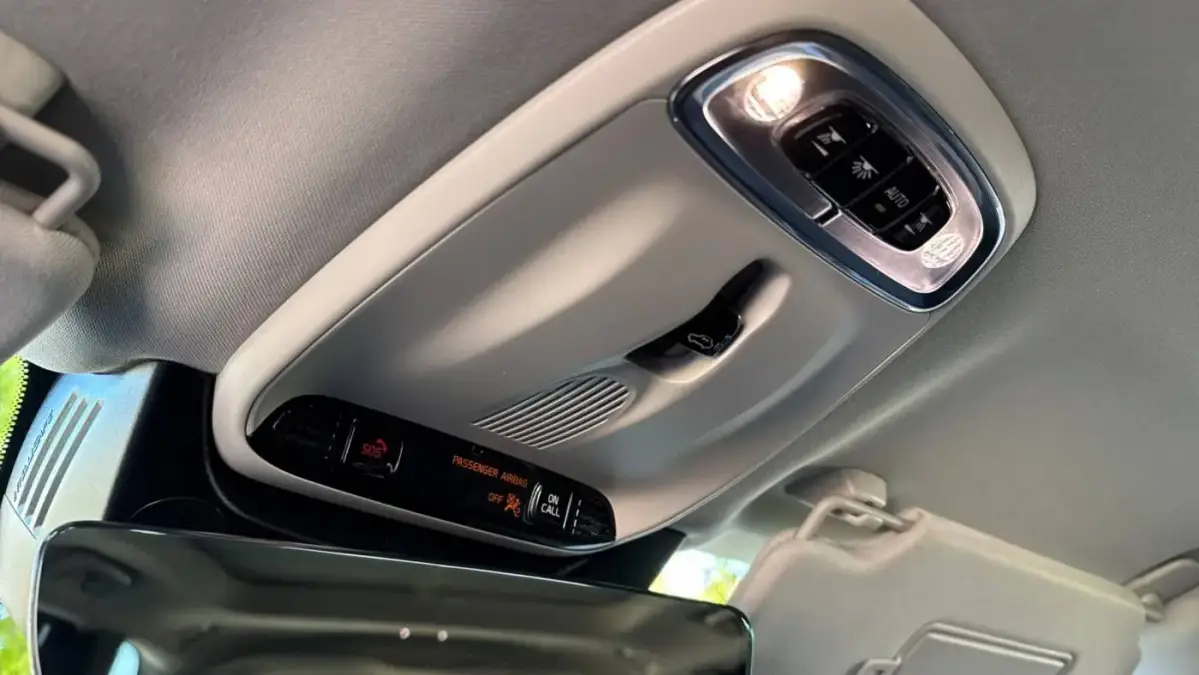 2022 Volvo XC90 - Images - 24