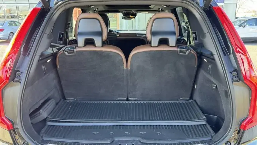 2022 Volvo XC90 - Images - 31