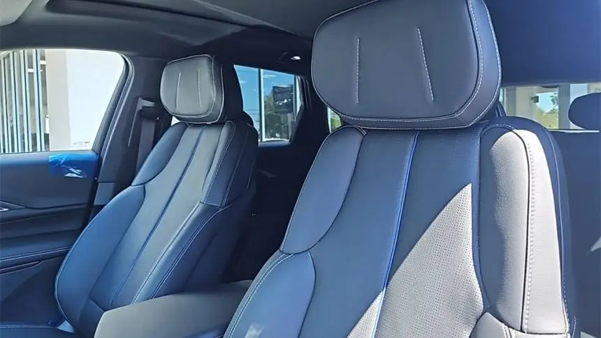 2024 Cadillac Lyriq 1GYKPPRK3RZ126504