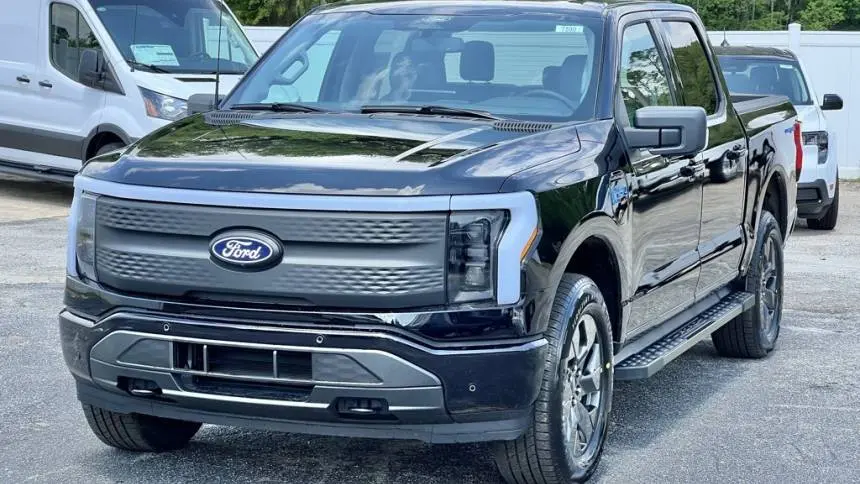 2025 Ford F-150 Lightning 1FT6W3LU0SWG08027