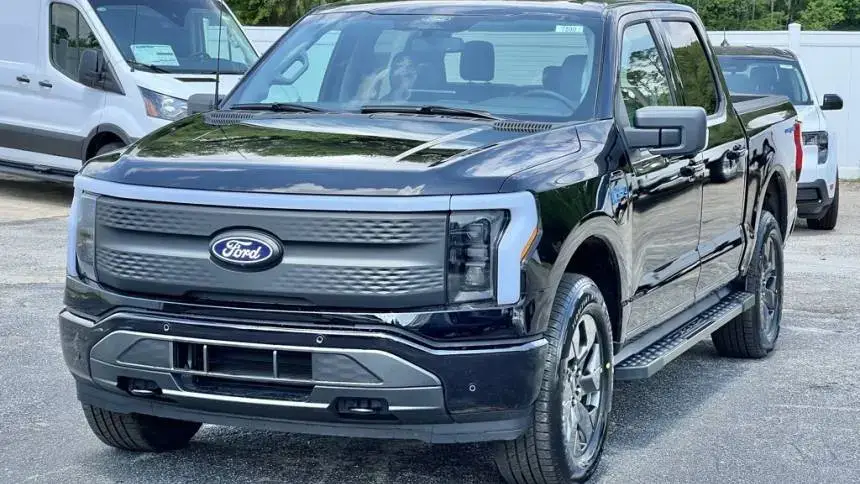 2025 Ford F-150 Lightning 1FT6W3LU0SWG08027