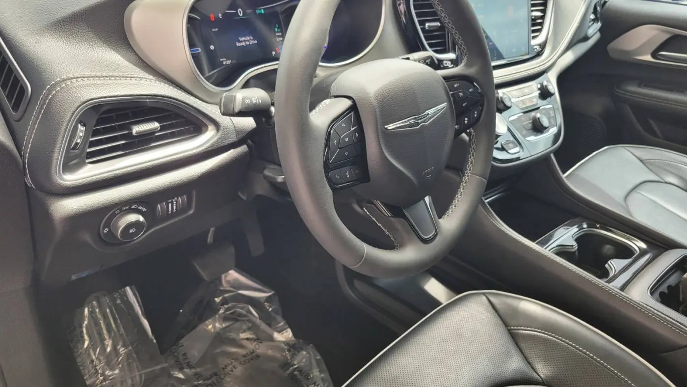 2023 Chrysler Pacifica 2C4RC1S77PR584346