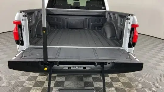 2025 Ford F-150 Lightning 1FT6W3LU1SWG07386