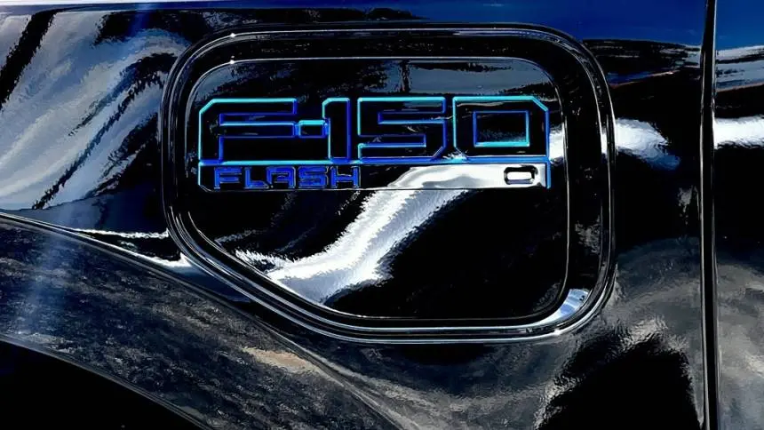 2025 Ford F-150 Lightning 1FT6W3LU0SWG08027