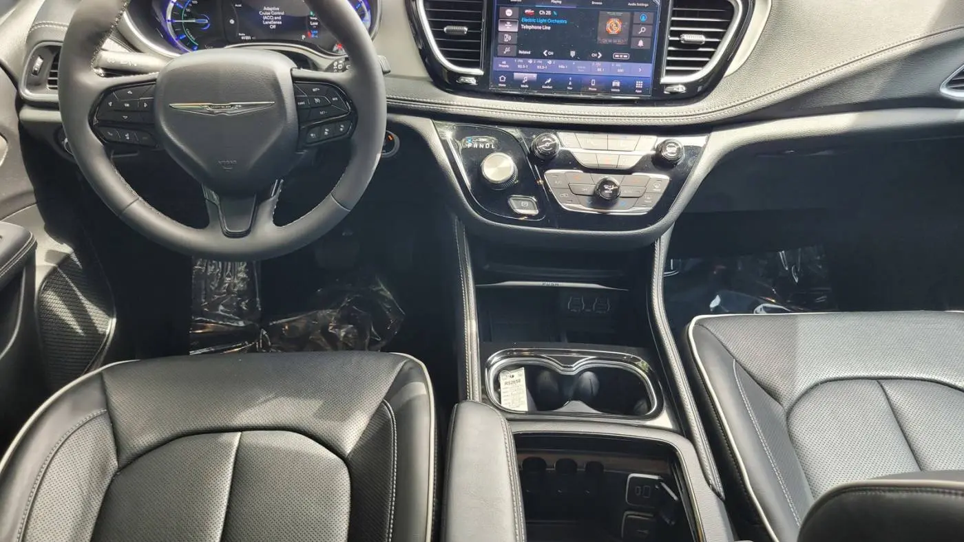 2023 Chrysler Pacifica 2C4RC1S77PR584346