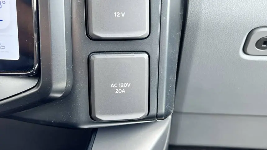 2025 Ford F-150 Lightning 1FT6W3LU0SWG08027