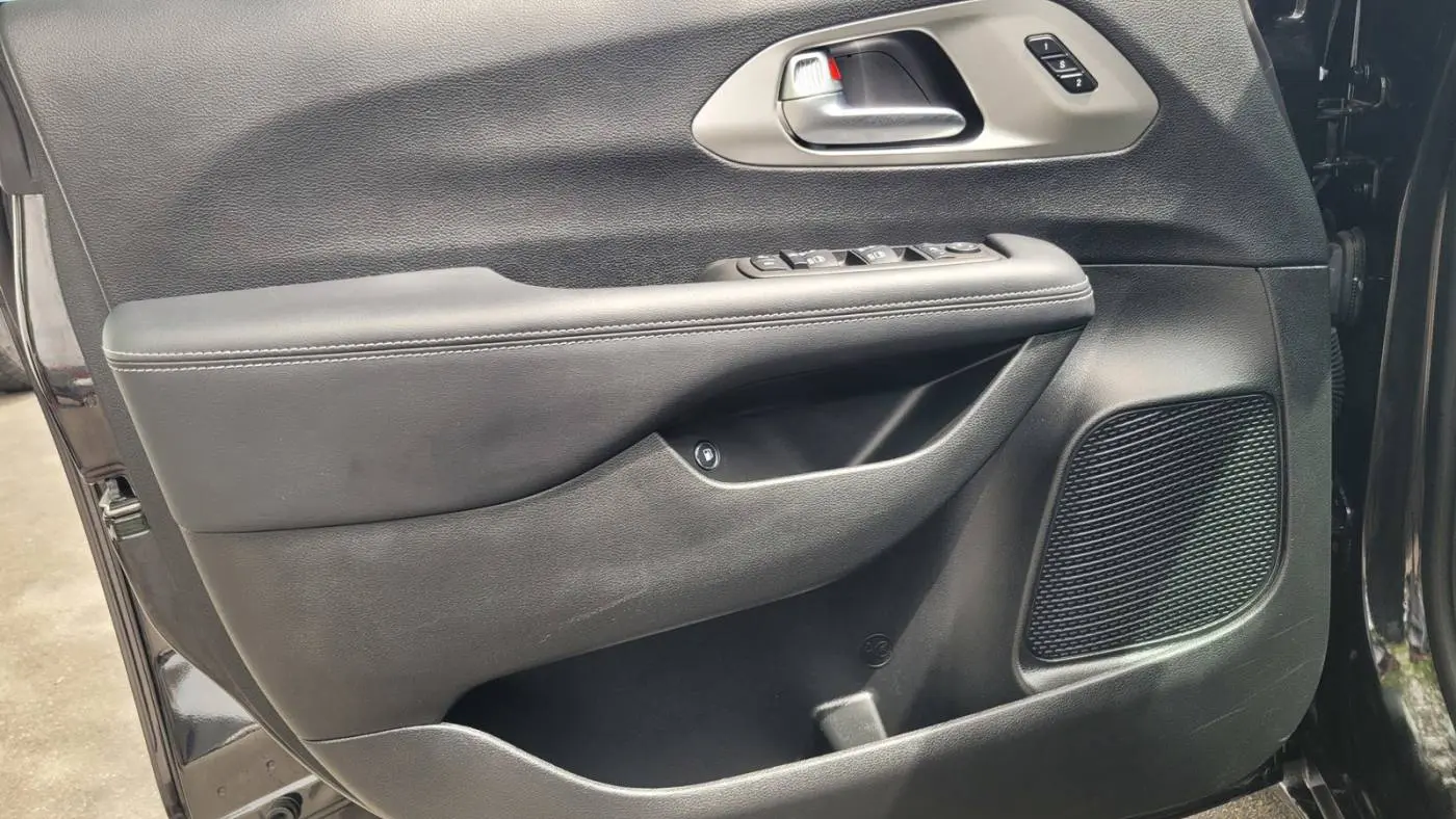 2023 Chrysler Pacifica 2C4RC1S77PR584346