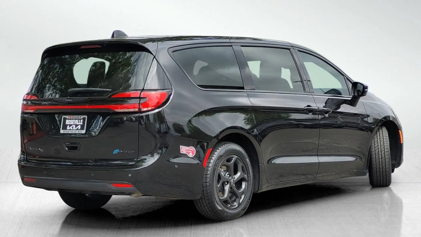 2023 Chrysler Pacifica 2C4RC1S77PR584346