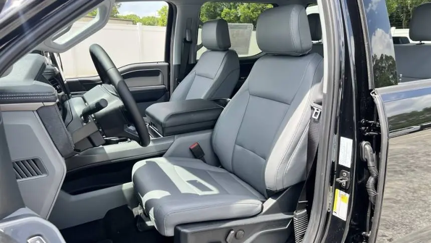 2025 Ford F-150 Lightning 1FT6W3LU0SWG08027