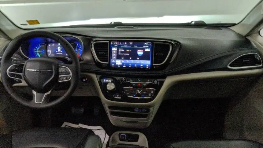 2024 Chrysler Pacifica 2C4RC1S77RR121657