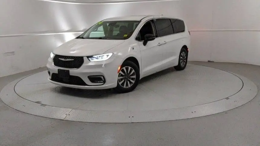 2024 Chrysler Pacifica 2C4RC1S77RR121657