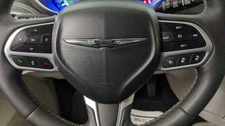 2024 Chrysler Pacifica 2C4RC1S77RR121657