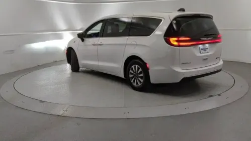 2024 Chrysler Pacifica 2C4RC1S77RR121657
