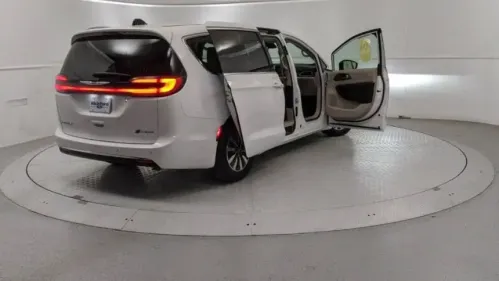 2024 Chrysler Pacifica 2C4RC1S77RR121657