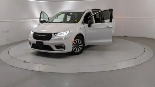 2024 Chrysler Pacifica 2C4RC1S77RR121657