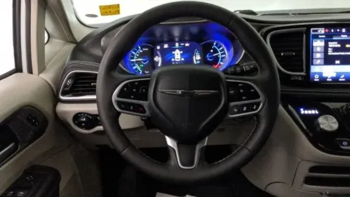 2024 Chrysler Pacifica 2C4RC1S77RR121657