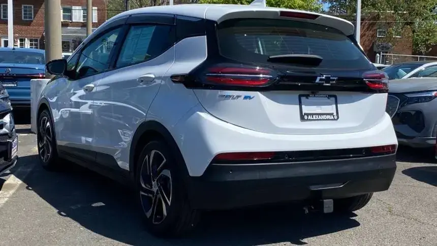 2022 Chevrolet Bolt - Images - 5