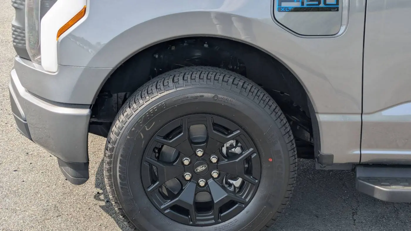 2025 Ford F-150 Lightning 1FTVW3LKXSWG00298