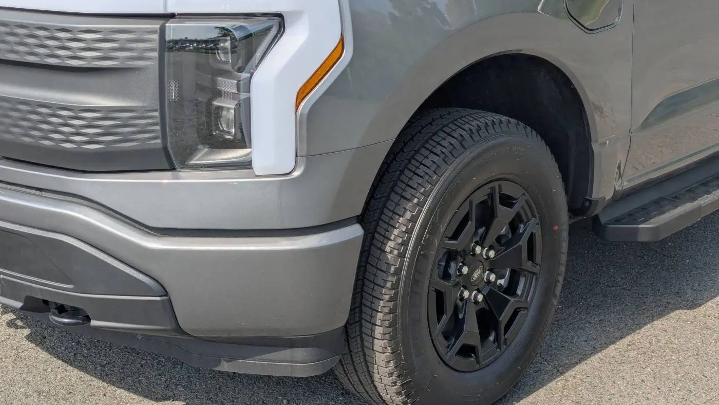 2025 Ford F-150 Lightning 1FTVW3LKXSWG00298