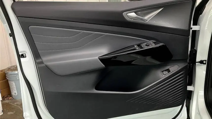 2025 Volkswagen ID.4 1V2VRPE87SC000354