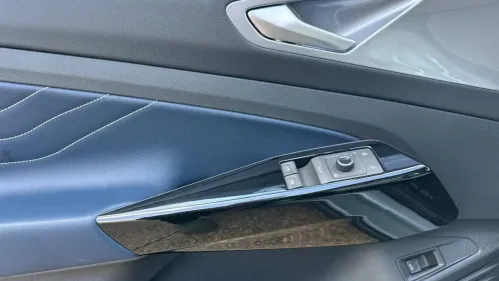 2025 Volkswagen ID.4 1V2VRPE86SC001026