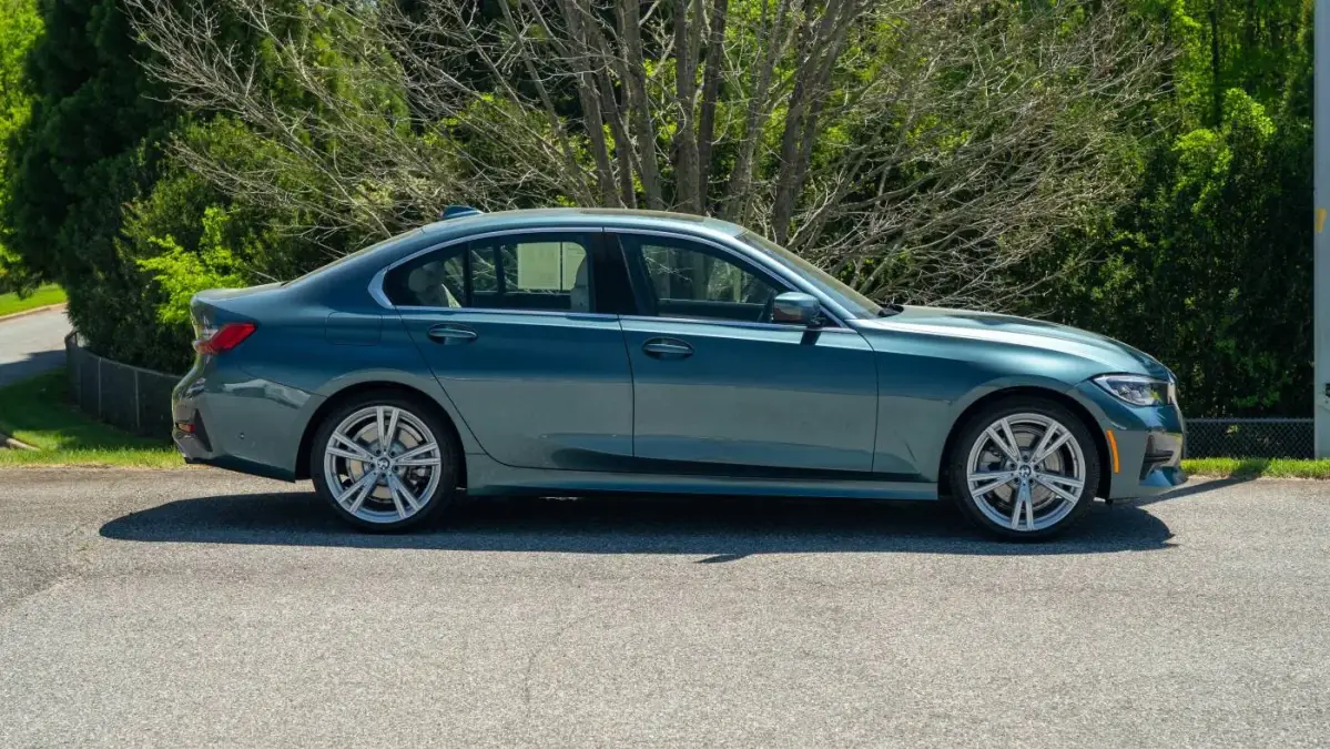 2021 BMW 3 Series - Images - 8