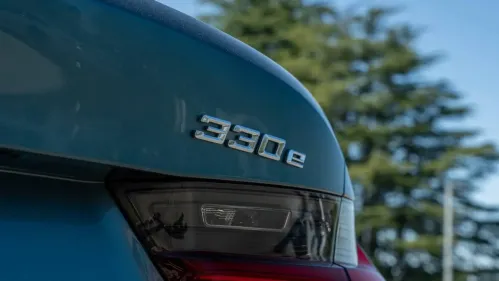 2021 BMW 3 Series - Images - 12