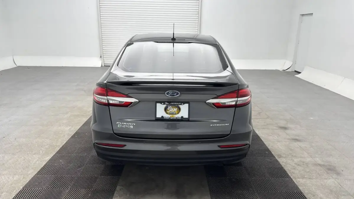 2019 Ford Fusion Energi - Images - 6