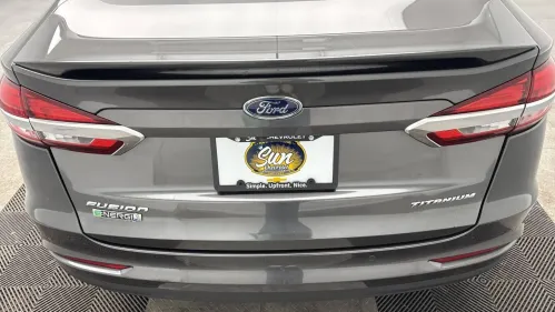2019 Ford Fusion Energi - Images - 9