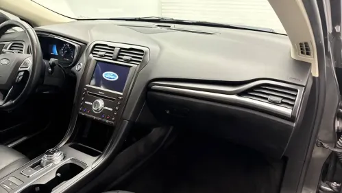 2019 Ford Fusion Energi - Images - 16