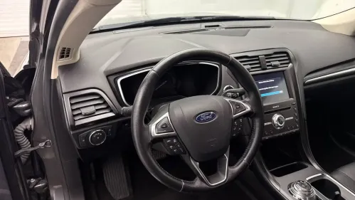 2019 Ford Fusion Energi - Images - 20