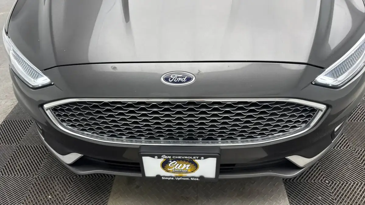 2019 Ford Fusion Energi - Images - 24
