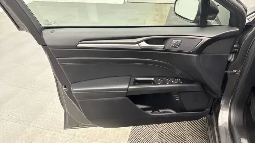 2019 Ford Fusion Energi - Images - 28