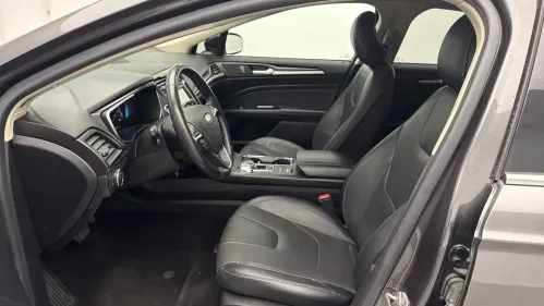 2019 Ford Fusion Energi - Images - 30